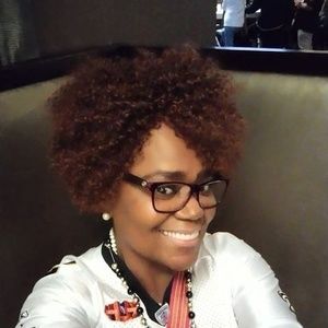 Meet your Posher, Deidra